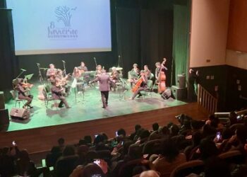 A teatro lleno UAysén realizó emotivo concierto Canto para una semilla