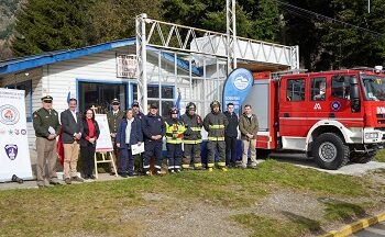 Firman convenio para construir nuevo cuartel de la 7ma Compañía de Bomberos de Mañihuales