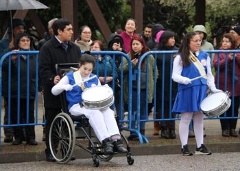 La lluvia no fue impedimento para que colegios de la comuna de Aysén rindan honor a las Fiestas Patrias y a las Glorias del Ejército