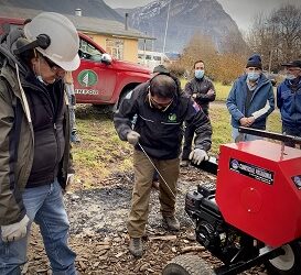 Hogar Padre Antonio Ronchi mejorará la calidad de vida de adultos mayores con maquina picadora de le leña de INFOR