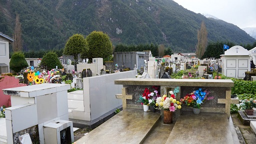 Avanza ampliación del Cementerio de Puerto Aysén: Gobernadora y alcalde firman convenio de la obra