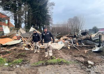 Respondiendo a preocupación ciudadana Seguridad Publica de Aysén demolió vivienda tomada por “okupas”
