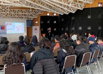 Con una activa participación de adolescentes se desarrollaron las “Jornadas de Formación de Defensores/as de Derechos de la Niñez y la Adolescencia”