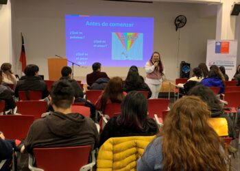 Con una activa participación de adolescentes se desarrollaron las “Jornadas de Formación de Defensores/as de Derechos de la Niñez y la Adolescencia” en Coyhaique y Puerto Aysén