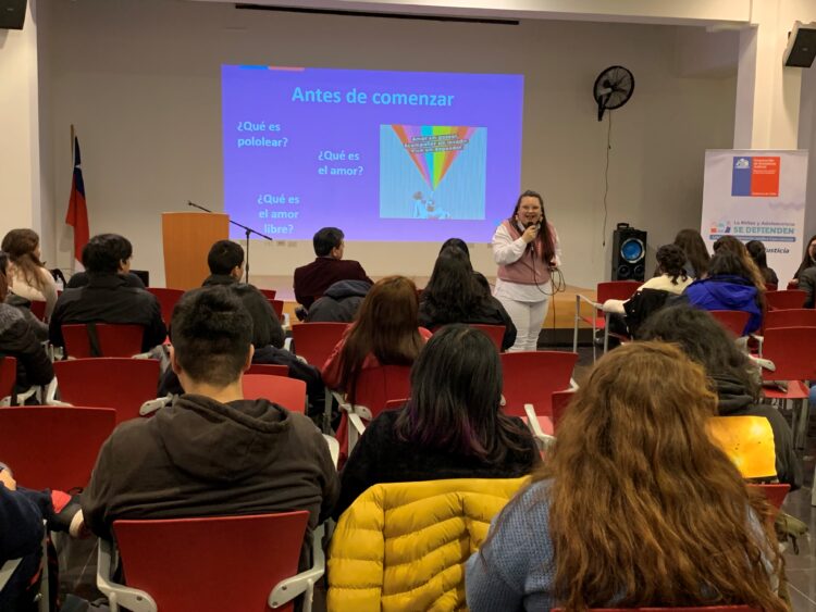 Con una activa participación de adolescentes se desarrollaron las “Jornadas de Formación de Defensores/as de Derechos de la Niñez y la Adolescencia” en Coyhaique y Puerto Aysén