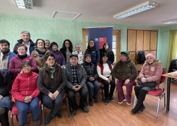 COMUNIDAD INDÍGENA ADULTA MAYOR DE COYHAIQUE SE INTERIORIZA EN REFORMA DE PENSIONES Y PIDEN COMPROMISO DE PARLAMENTARIOS