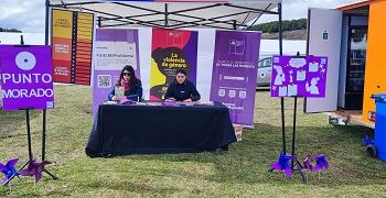 SEREMI DE LA MUJER INSTALÓ CON ÉXITO PUNTOS MORADOS EN RAMADAS PARA INFORMAR APOYOS A MUJERES QUE VIVEN VIOLENCIA