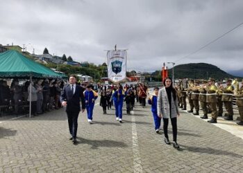Municipio, Fuerzas Armadas y la comunidad participan en desfile realizado en Puerto Aguirre