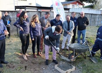 Subsecretaria de Vivienda, autoridades y vecinos pusieron en marcha construcción del primer Centro Comunitario de Cuidados de la región