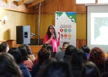UAysén y Junaeb realizaron capacitación “Disidencias sexo genéricas en educación: un abordaje desde los derechos humanos”.