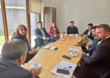 CORES comprometen suplemento para subsidios al transporte marítimo, lacustre, aéreo y terrestre con el Ministerio de Transportes