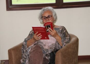 Vivir en Puerto Aisén: Célebre libro de escritora aysenina es aplaudido por la comunidad