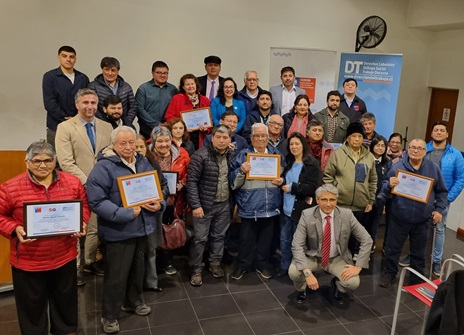 Emotivo homenaje realizaron desde el sector laboral a dirigentes y dirigentas sindicales de la década del ´80