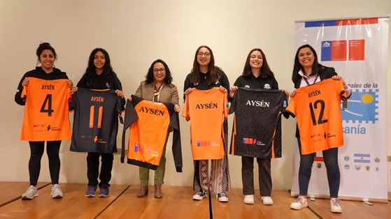 Mindep-IND entrega indumentaria deportiva a selección regional que viajará a los Juegos Araucanía 2023