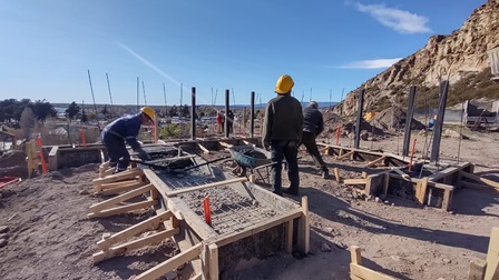 A pasos agigantados avanzan obras del Paseo de Bienvenida Cerro La Greda, en Chile Chico