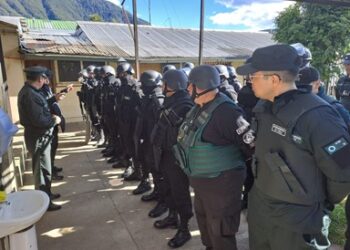 NUEVO ALLANAMIENTO SIMULTÁNEO DE GENDARMERÍA PERMITE INTERVENIR 24 RECINTOS PENITENCIARIOS