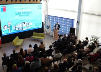 Gobierno Regional de Aysén resuelve cuestionamientos al proyecto de buses eléctricos con jornada informativa para toda la comunidad