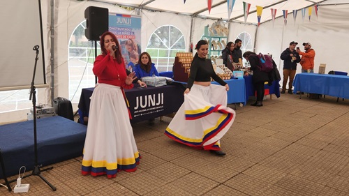 Exitosa Feria Migrante Patagonia Pluricultural convocó a emprendedores/as y servicios públicos en Coyhaique