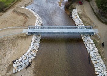 MIDESOF Y MOP PRESENTAN NUEVA MODALIDAD QUE FACILITARÁ INSTALACIÓN DE PUENTES EN SECTORES AISLADOS DE LA REGIÓN DE AYSÉN 