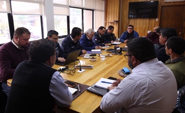 Gobierno y dirigentes del sector artesanal restablecen Mesa de Recursos Bentónicos de la Región de Aysén
