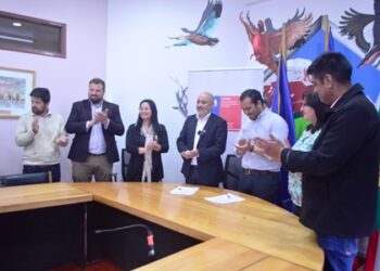 Firman convenio de infraestructura menor para transporte público en Coyhaique