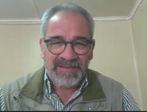 Sacerdote acusado de abusos sexuales recorre la región y participa de programa radial