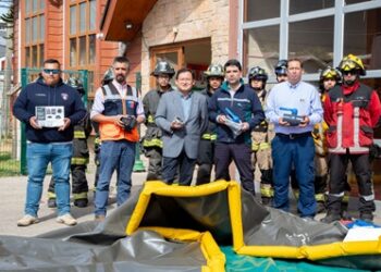 Senapred entrega estanques de 40 mil litros al Cuerpo de Bomberos
