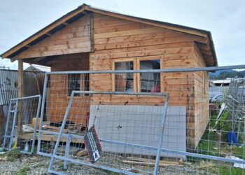 En fase final de construcción vivienda de emergencia destinada a adulto mayor de Chacabuco