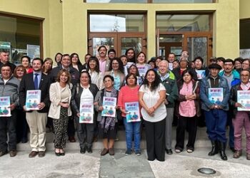 HISTÓRICO: ENTREGAN 60 TITULOS DE DERECHOS DE APROVECHAMIENTO DE AGUAS A PERSONAS CON CALIDAD DE INDÍGENAS DE LA REGIÓN