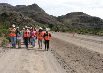 MOP PONE EN MARCHA ESTABILIZACIÓN DE CARPETA CON SUELO-CEMENTO Y SELLO ASFÁLTICO EN LA COMUNA DE CHILE CHICO