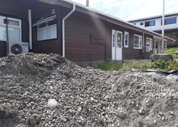 PARTIERON LAS OBRAS DE UN PROYECTO MUNICIPAL PARA AMPLIAR LA POSTA DE SALUD DE MELINKA