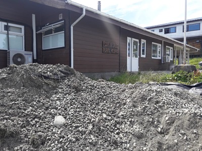 PARTIERON LAS OBRAS DE UN PROYECTO MUNICIPAL PARA AMPLIAR LA POSTA DE SALUD DE MELINKA