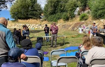 Vecinos y vecinas de Quebrada La Cruz recuperan área verde e inauguran nuevo sendero.