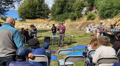 Vecinos y vecinas de Quebrada La Cruz recuperan área verde e inauguran nuevo sendero.