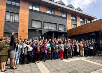 Conmemoración del 8M en Coyhaique contó con presencia de Ministra Jara y más de 160 personas que reconocieron la gestión comunitaria de 8 mujeres