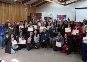 Minagri Aysén entrega diplomas a mujeres rurales beneficiadas de la “Escuela de Lideresas Mesa de la Mujer Rural 2023”