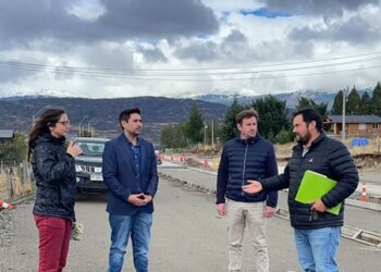 Diputado Calisto y vecinos de Cochrane critican obras de pavimentación en el sector entrada norte