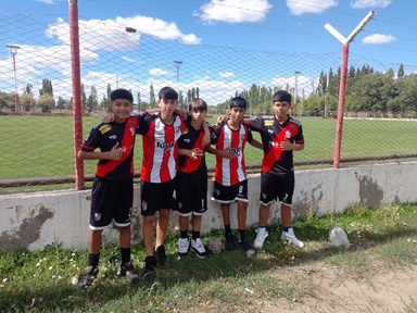 Tres juveniles del club 21 de Mayo fueron seleccionados para la academia de fútbol de Javier Mascherano