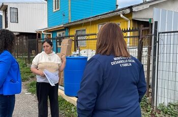SEREMI ENTREGA KITS A FAMILIAS EN PUERTO AYSÉN  PARA IMPLEMENTAR INVERNADEROS Y FORTALECER SU SEGURIDAD ALIMENTARIA   