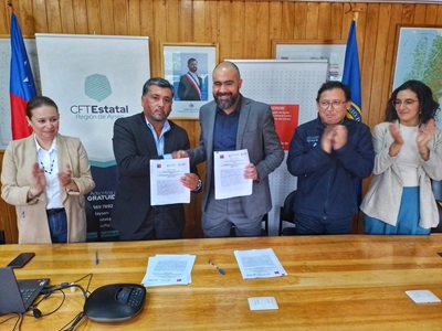 Subsecretario de Educación Superior firma convenio con CFT Estatal de Aysén que beneficia a las y los estudiantes de IP y CFT Los Lagos