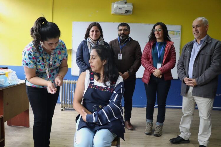 Establecimientos educacionales se suman a campaña de vacunación contra el COVID-19
