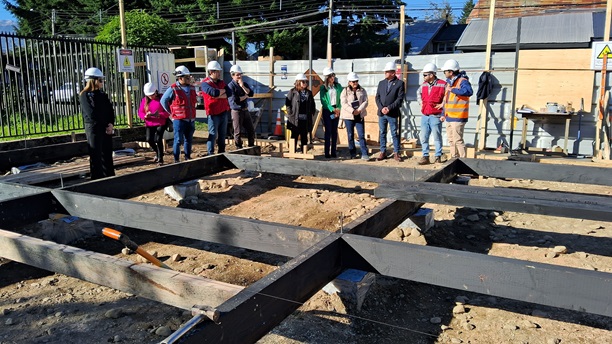 Con firmes cimientos inició su construcción “casa de acogida para pacientes trasladados a la comuna de Aysén”