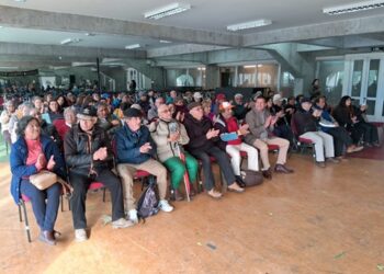 Con más de 2 mil personas trasladadas sigue “Expreso Conecta Mayor” del Municipio de Aysén