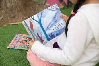 Abril lecturas mil: ocho recomendaciones de Fundación Integra para acercar los libros a las niñas y niños