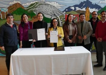 Gobernadora Macías firma convenio con Subsecretaria para afianzar el trabajo de la Mesa Regional de Patrimonio