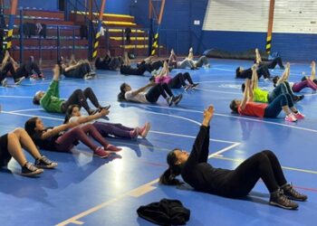CON MUCHO ENTUSIASMO, VECINAS Y VECINOS DE LA COMUNA SE HAN SUMADO A LOS TALLERES DEPORTIVOS QUE ESTE MES ABRIÓ LA MUNICIPALIDAD DE GUAITECAS