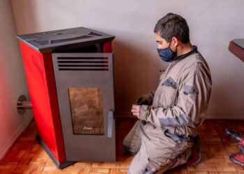 Autoridades verificaron en terreno proceso de postulación al programa de recambio de calefactores