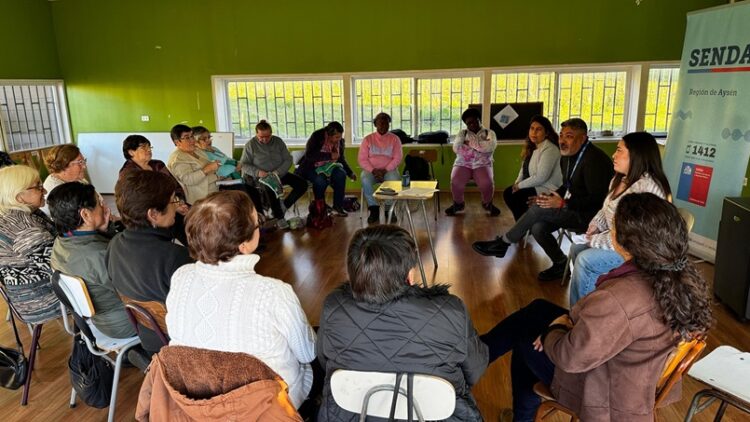 SENDA Aysén realiza conversatorios con mujeres de la Fundación PRODEMU