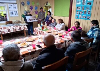 Adultos/as Mayores del ELEAM reviven la historia de Aysén con dinámica actividad