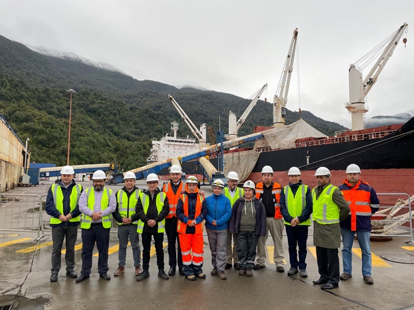 Día del Trabajador: Autoridades relevan embarque de material minero regional y la labor especializada de mineros y estibadores